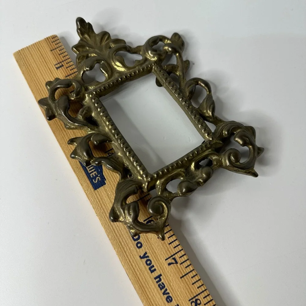 Vintage Ornate Small Picture Frame Heavy Metal Scrollwork Swing Arm‎ Glass